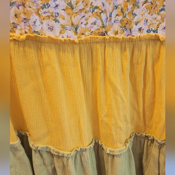 Floral Yellow and Green Women's Top - Picture 5 of 6